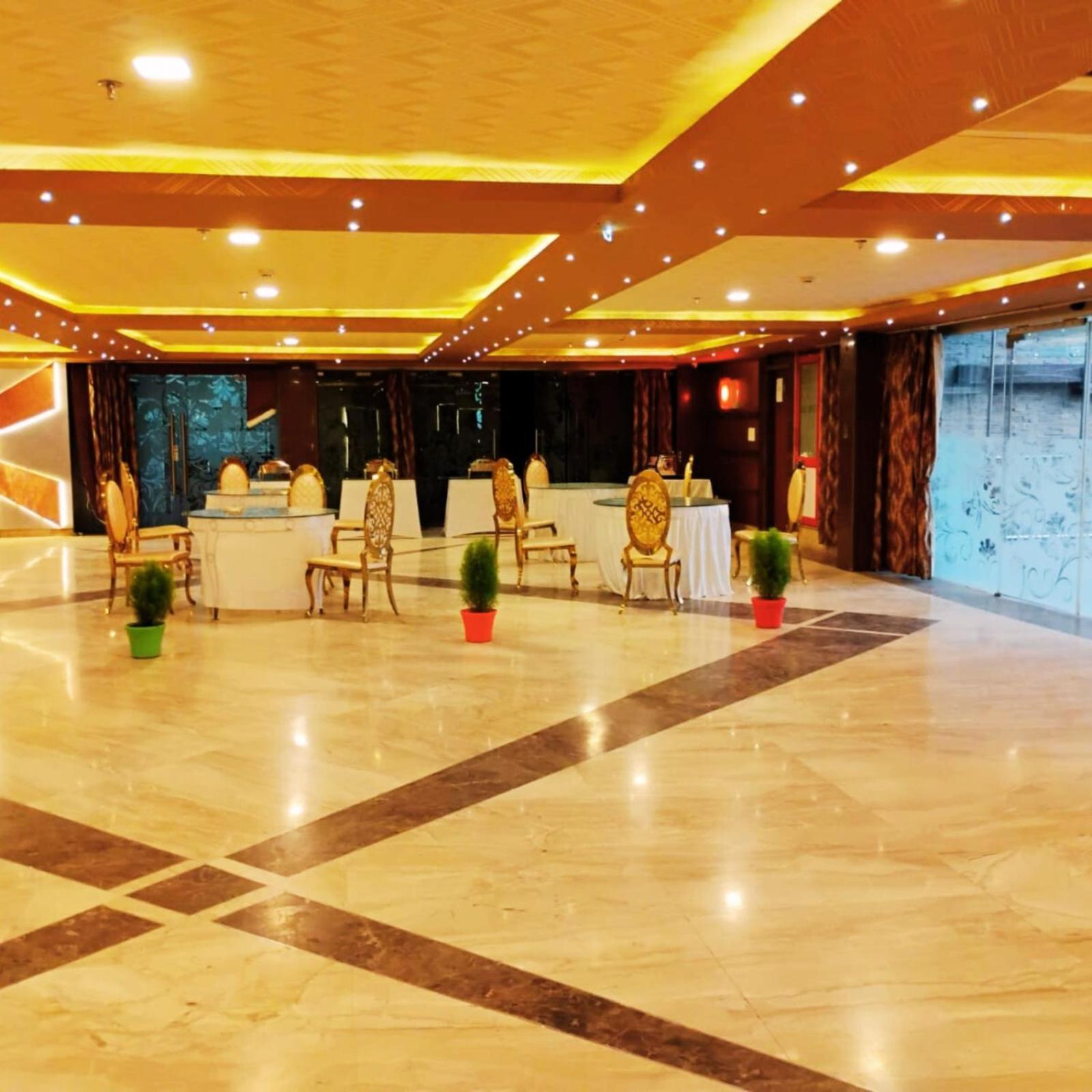 Hotel Lake View Grand Lucknow Exteriör bild