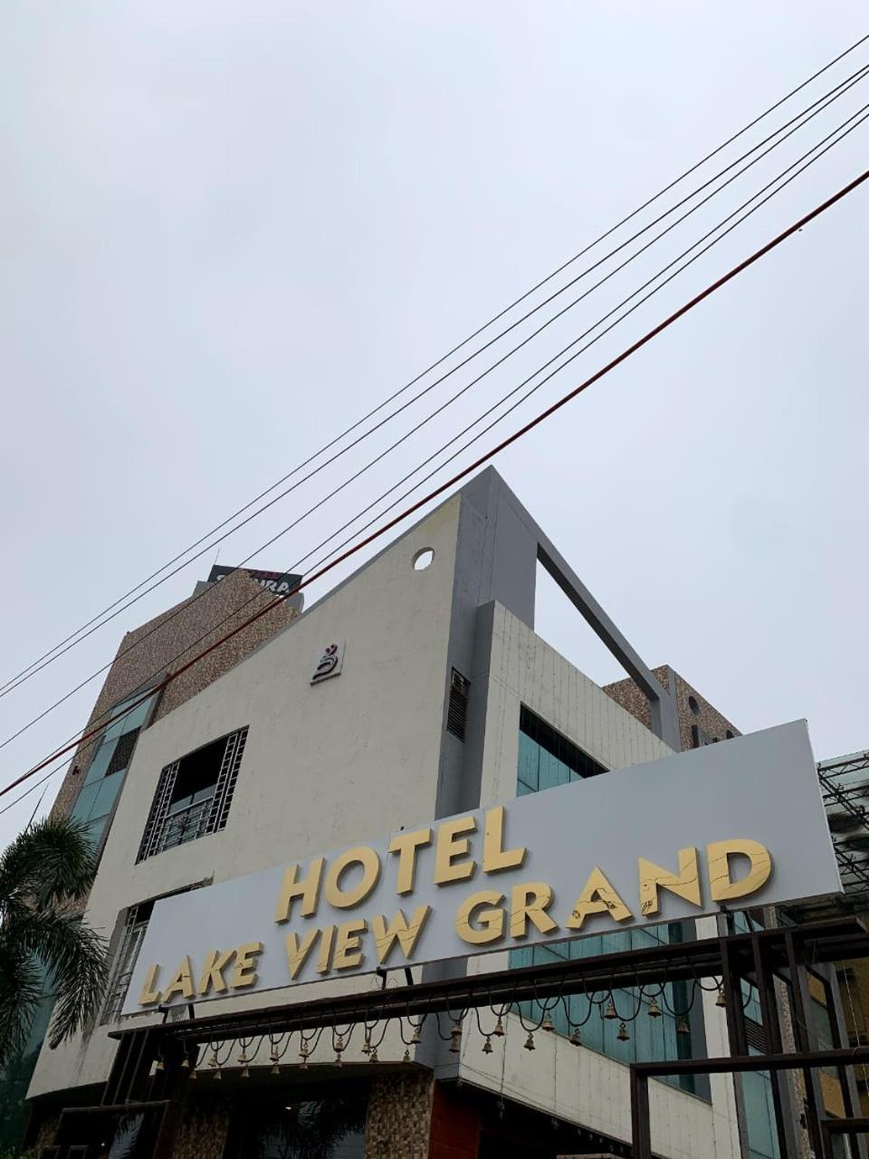 Hotel Lake View Grand Lucknow Exteriör bild