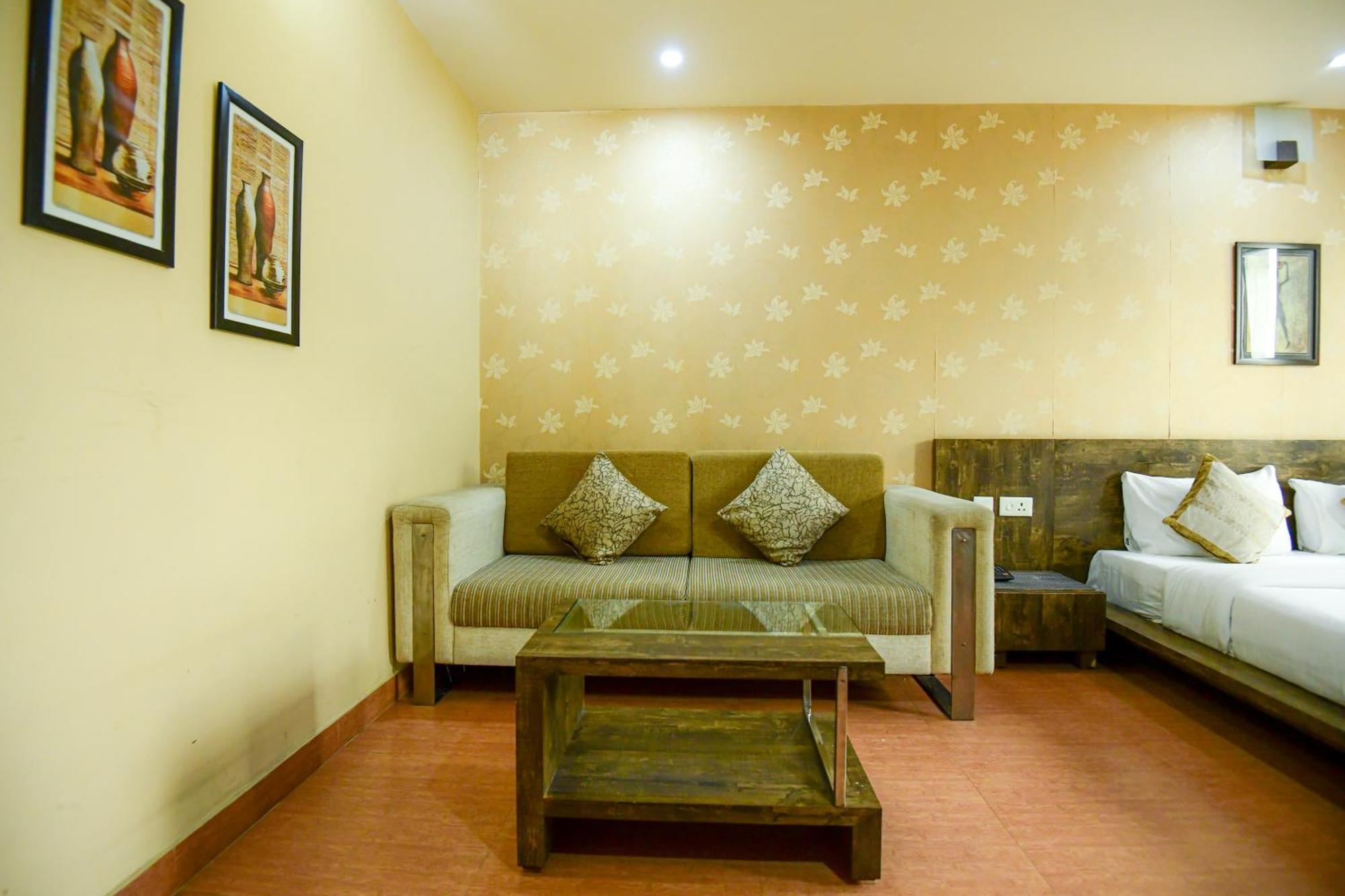 Hotel Lake View Grand Lucknow Exteriör bild